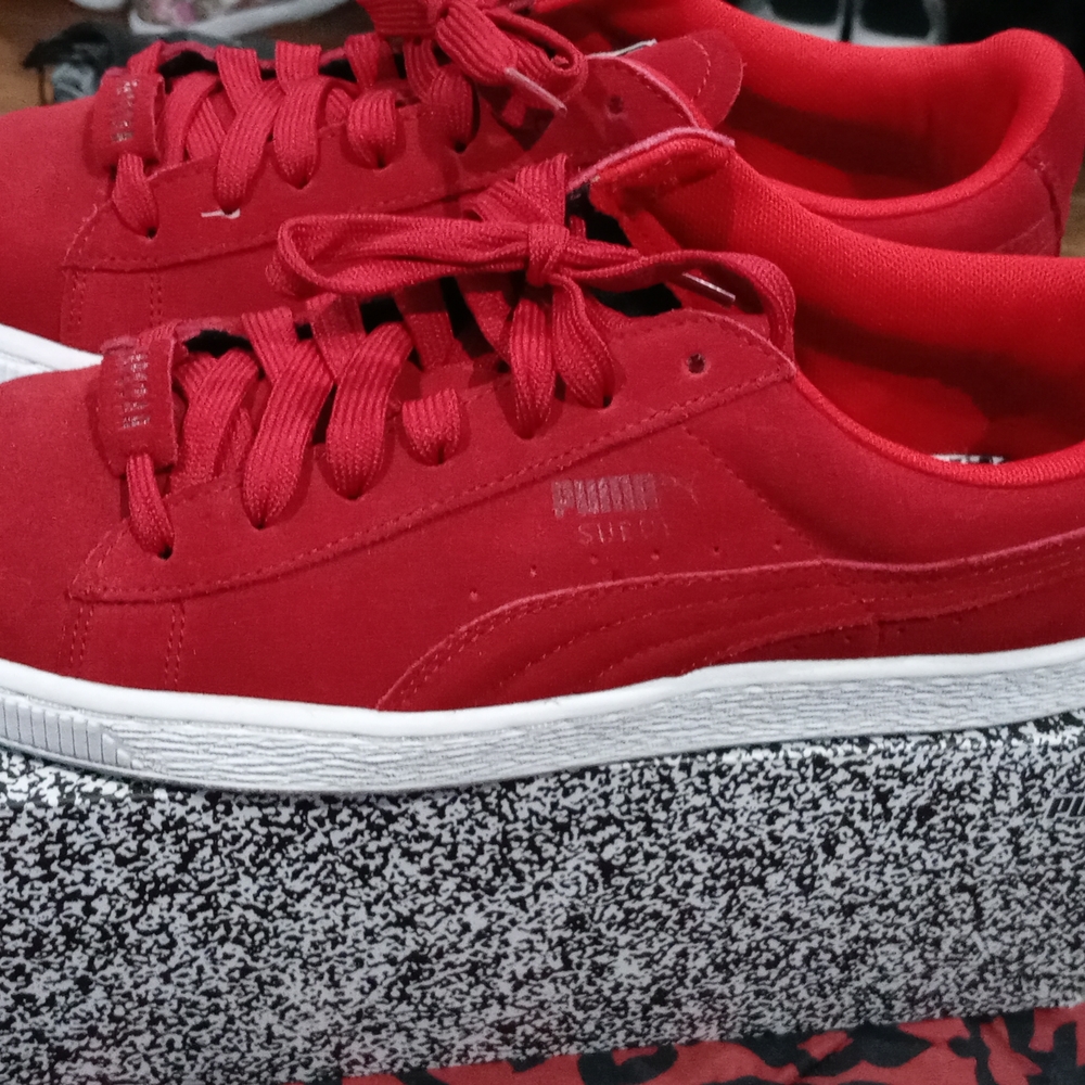 Sneakers